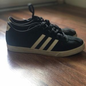 Adidas NEO
